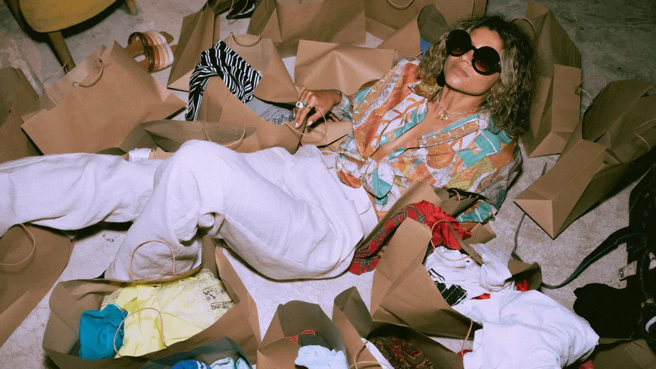 why buy second hand clothing